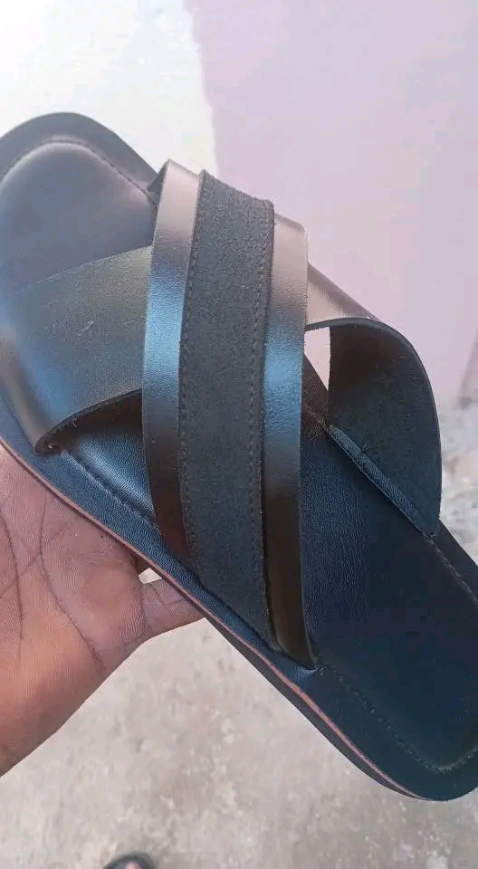 Sandales en cuir frechè pyew 